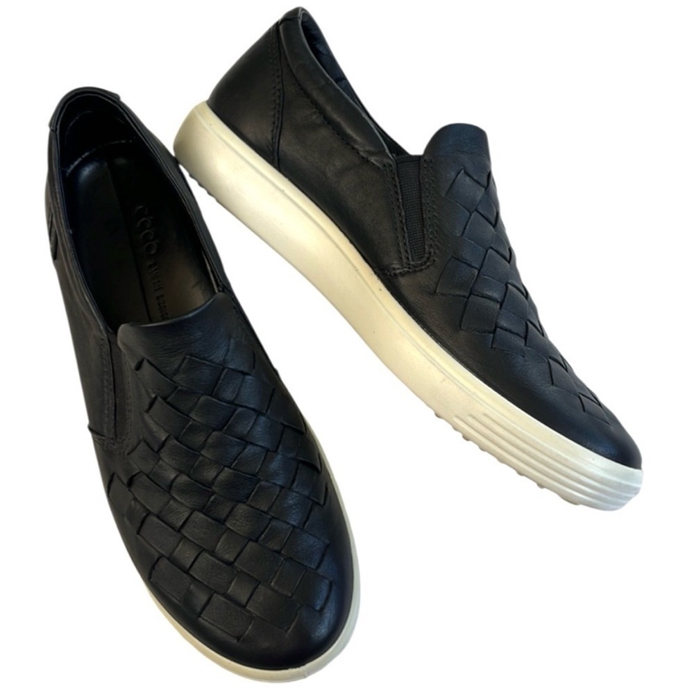 EUC Ecco Leather Soft 7 Slip-On Sneaker
Flats Black Size 7 Retail $160.00